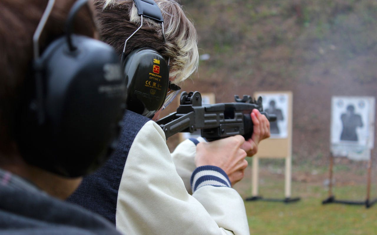 praga: experiência de tiro com 3 a 10 armas e transporte de ônibus-5