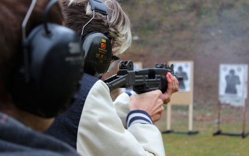 prag: schießerlebnis mit 3 bis 10 waffen und bus-transfer-5