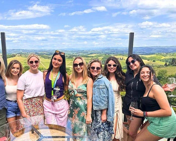 Chianti Wineries and San Gimignano Guided Tour with Wine and Olive Oil Tastings (Product 49210)