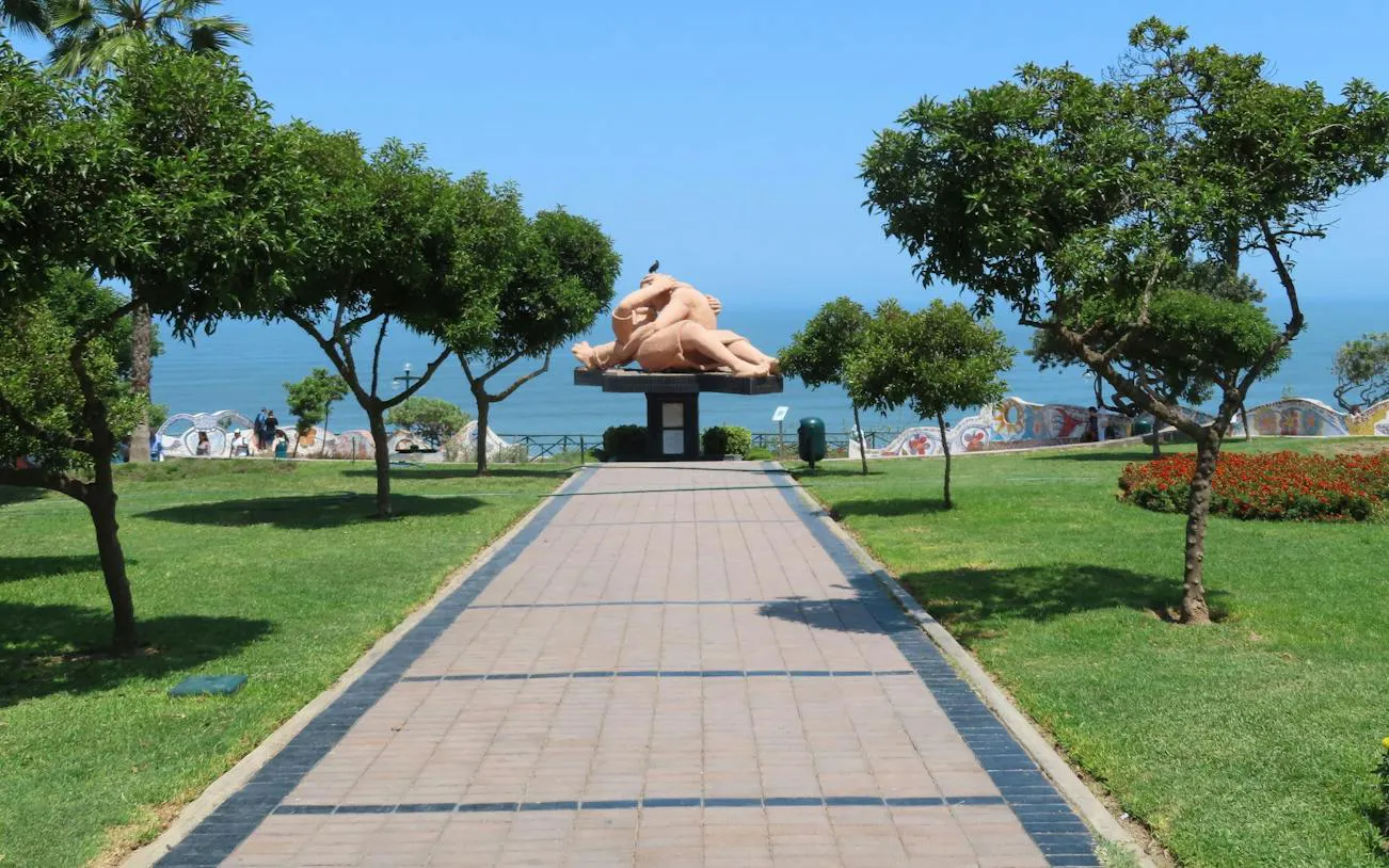 Sculpture in Parque del Amor overlooking the ocean in Miraflores, Lima.