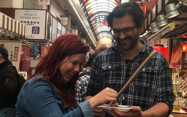 tour gastronomico a piedi al mercato di kuromon a osaka (6 tappe, 6 assaggi)-2