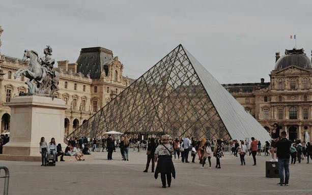 paris louvre museum guided tour with tickets-5