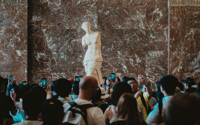 paris louvre museum guided tour with tickets-1