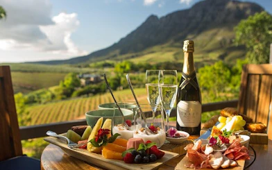 Cape Peninsula Private Helicopter Tour with Stellenbosch Wine Tastings and 4-Course Lunch