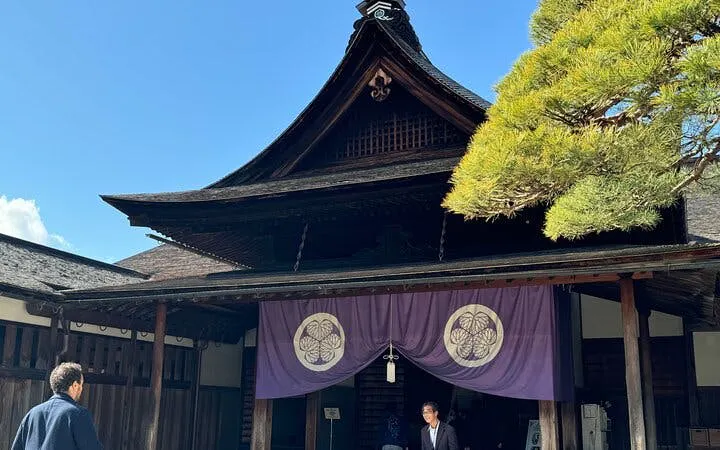 Takayama Jinya and Old Town Private Walking Tour with Sake Tasting and Admission Image 10