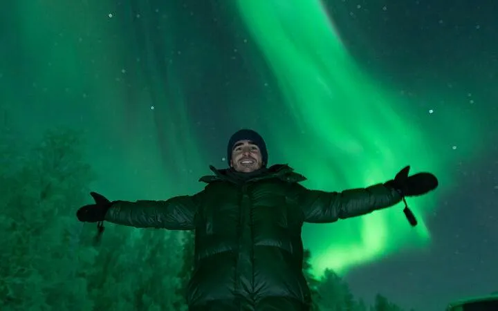 From Ylläs or Levi: Small-Group Northern Lights Tour with Money-Back Guarantee