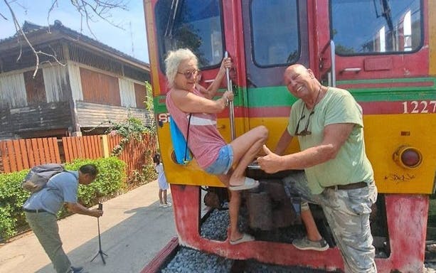 bangkok: floating market, maeklong train market & dragon tour-2