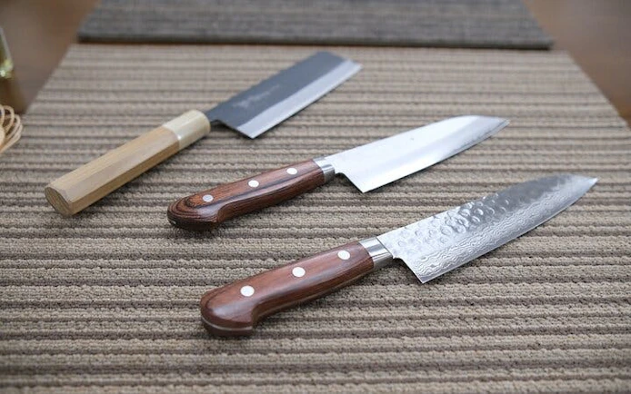 Osaka: Guided Tour of Mochi Tasting, Traditional Knife Maker or Blacksmith