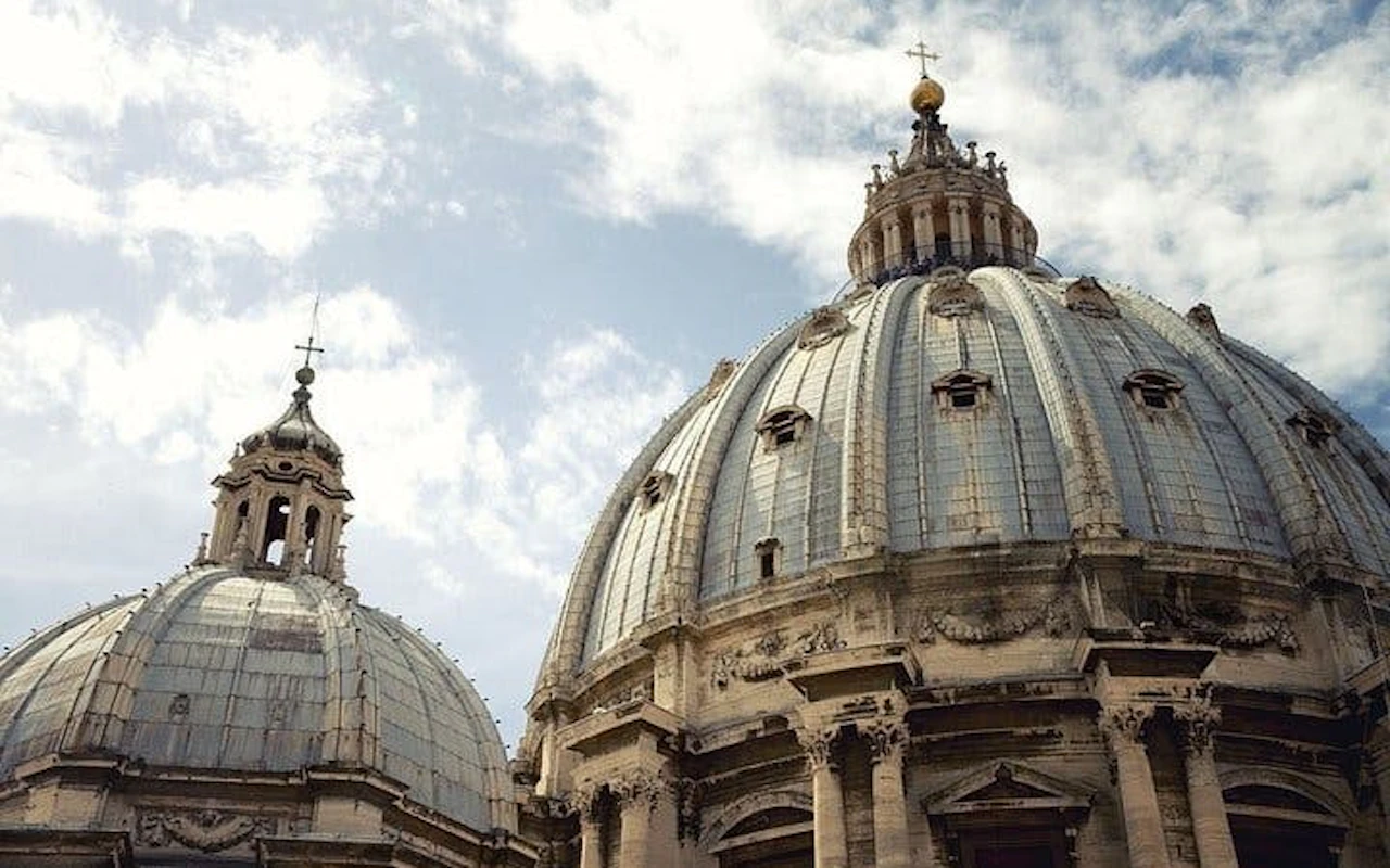 Geführte Tour durch den Petersdom mit Besichtigung der päpstlichen Grabstätten und der Bereiche im Untergrund