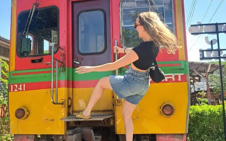 privat: ganztägige tour zum maeklong railway market und nach ayutthaya-10