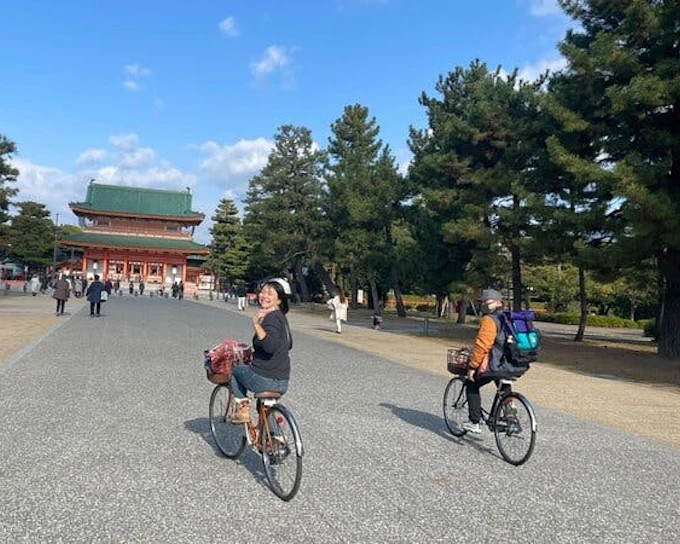Kyoto Guided Bike Tour with Japanese Lunch and UNESCO Zen Temple Visits