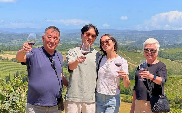 Pisa, Vinci, and Tuscan Winery Small-Group Day Tour with Wine and Olive Oil Tasting