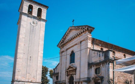Pula Self-Guided Walking Tour on Mobile App