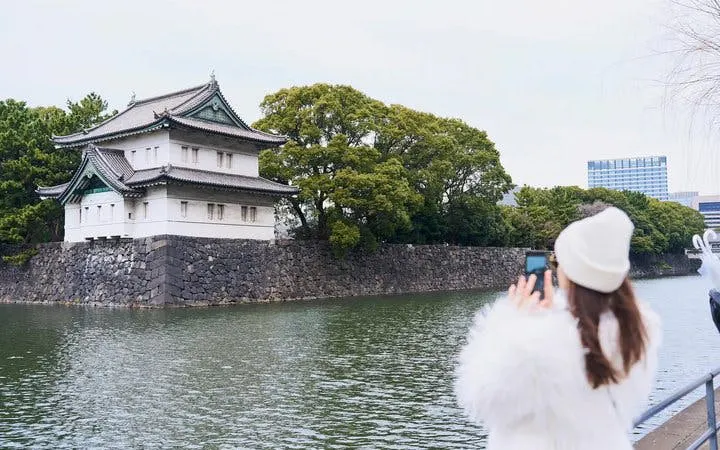 Tokyo Station & Imperial Palace Outer Grounds Guided Introduction with Self-Guide Booklet Image 10