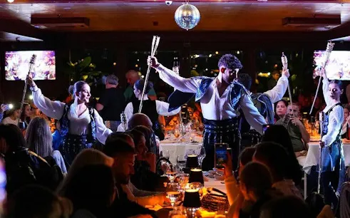 istanbul evening bosphorus dinner cruise with turkish shows-1