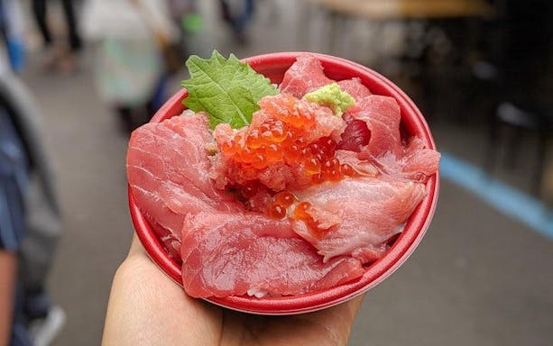 tur culinar pietonal prin piața de pește tsukiji-2