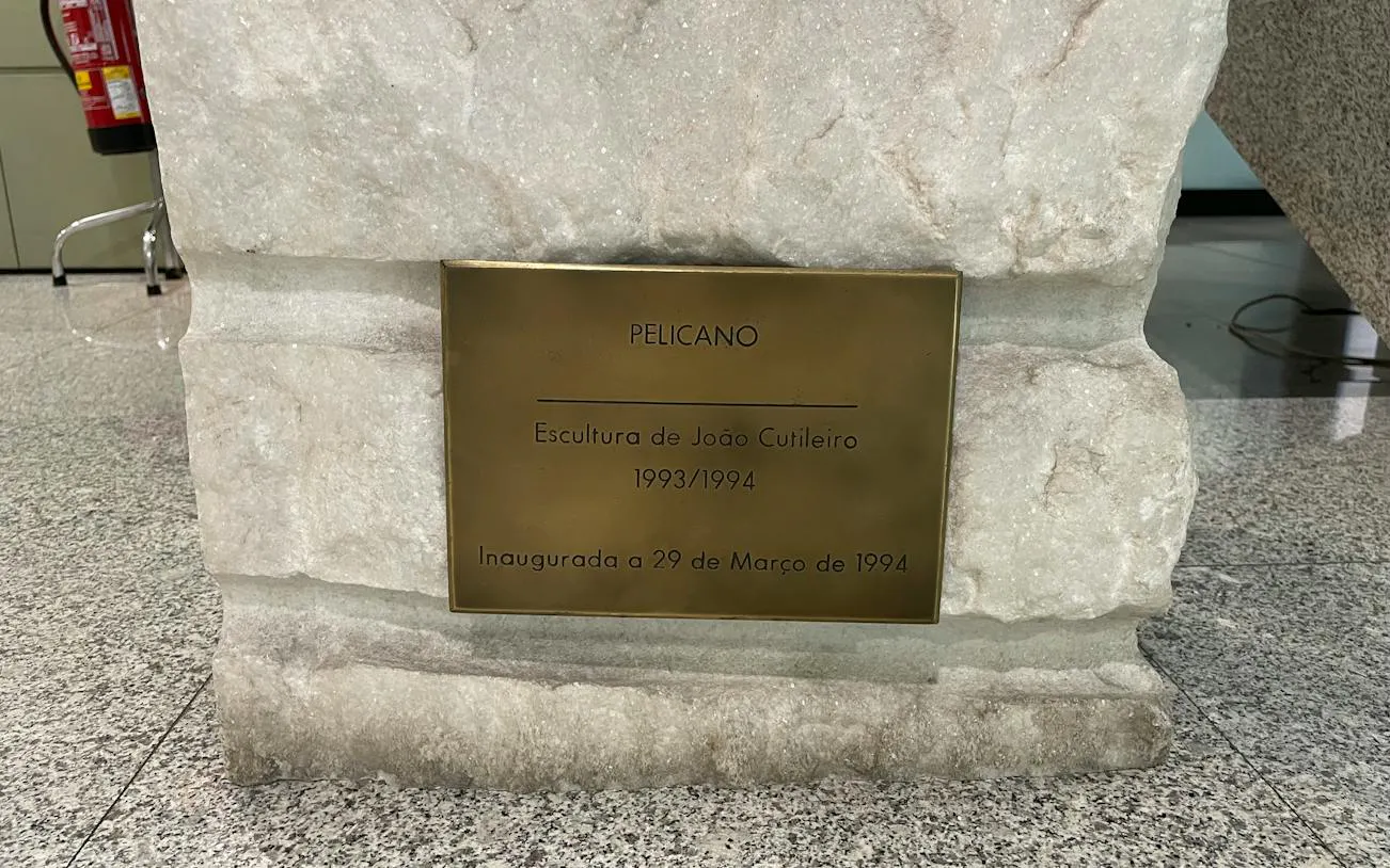 Plaque of Pelicano sculpture by João Cutileiro, Lisbon Baixa and Chiado tour.