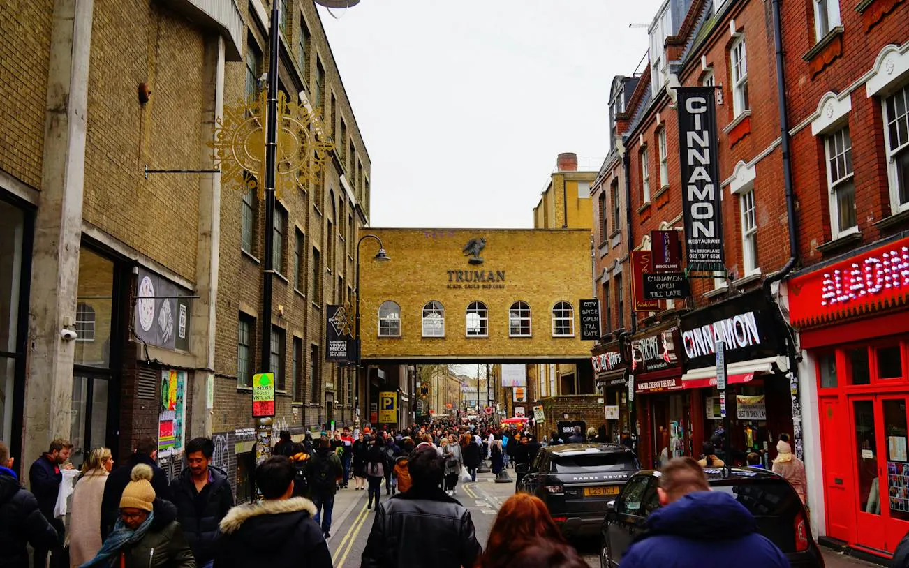 Spitalfields and Brick Lane Self-Guided Audio Walk: Christ Church, Huguenot Houses and Whitechapel