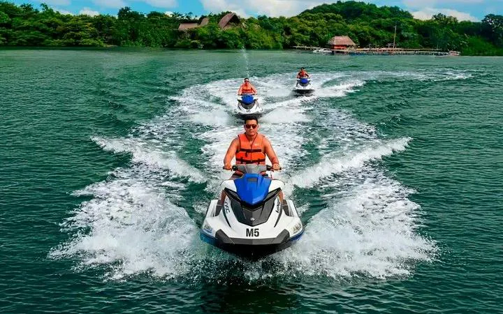 Cancun Jet Ski Ride on Nichupté Lagoon