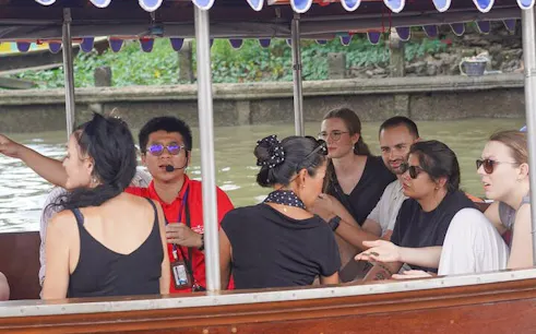 crucero por los canales de bangkok y visita a la aldea de los artistas en barco eléctrico-1