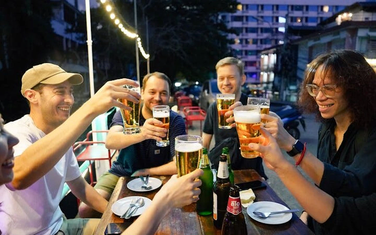 Bangkok Night Tuk Tuk Food and Drink Tour with Night Market and Hidden Bar Visit — 4