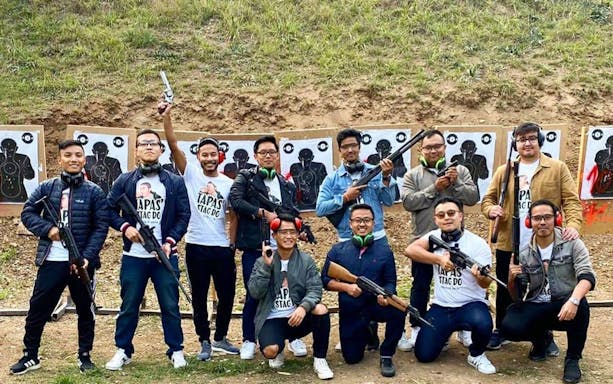 praga: experiência de tiro com 3 a 10 armas e transporte de ônibus-4