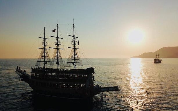 alanya sunset boat tour with free soft drinks-2