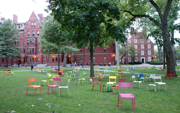 Harvard Yard Self-Guided Audio Walk: Harvard Square, John Harvard Statue, Memorial Hall and Longfellow House