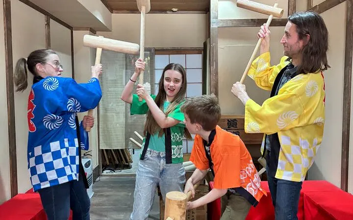 Traditional Mochi Pounding Hands-On Experience with Rice Cake Tasting and Traditional Costume