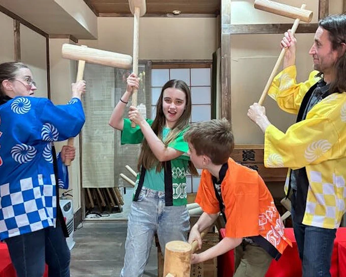 Traditional Mochi Pounding Hands-On Experience with Rice Cake Tasting and Traditional Costume