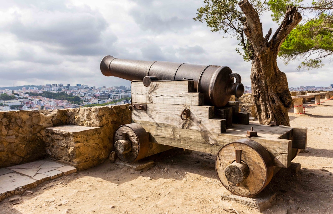 Sao Jorge Castle - Weapon