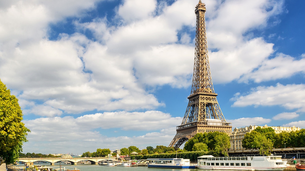 Bateaux Parisiens - Paris Boat Tours.