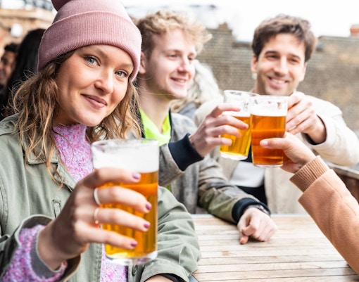 things to do in barcelona - pub crawl