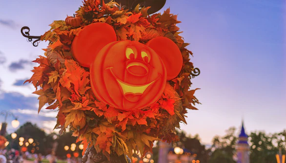 Disneyland Paris Halloween - Enjoy the enchanted and spooky atmosphere