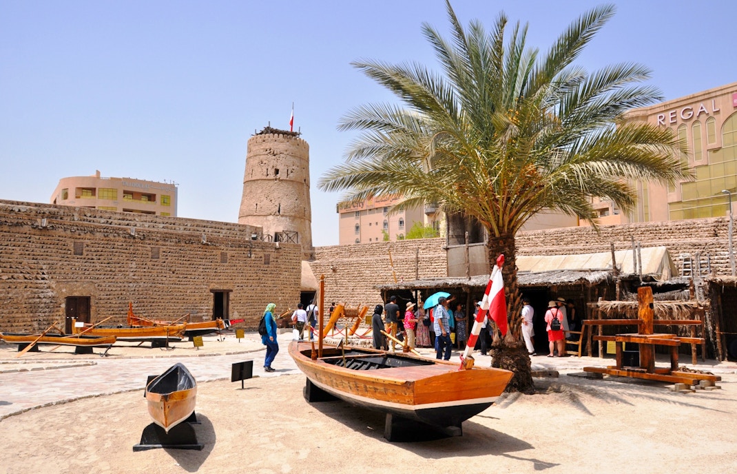 Dubai city travel guide - Walking Tours