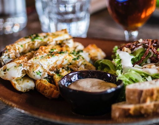 Restaurantes Disneyland París, La Grange at Billy Bob’s Country Western Saloon