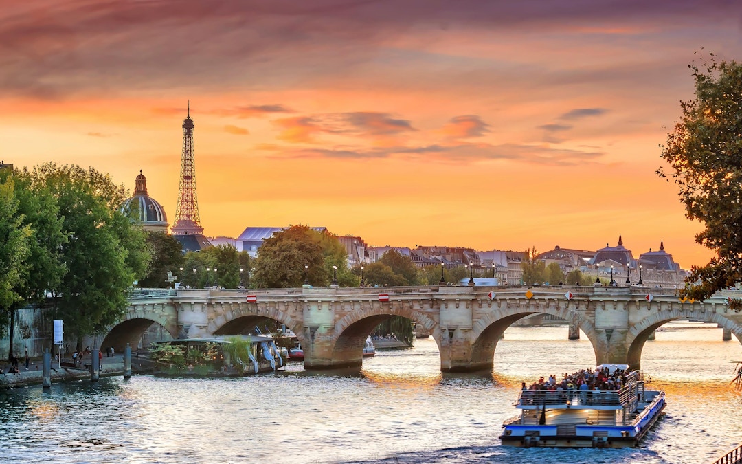 seine river lunch cruise