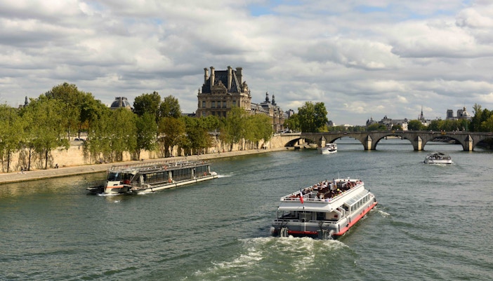 Seine River Cruises - Bateaux Parisiens
