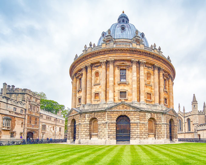 From London: Oxford and Cotswolds Small-Group Day Trip with Country Pub Lunch