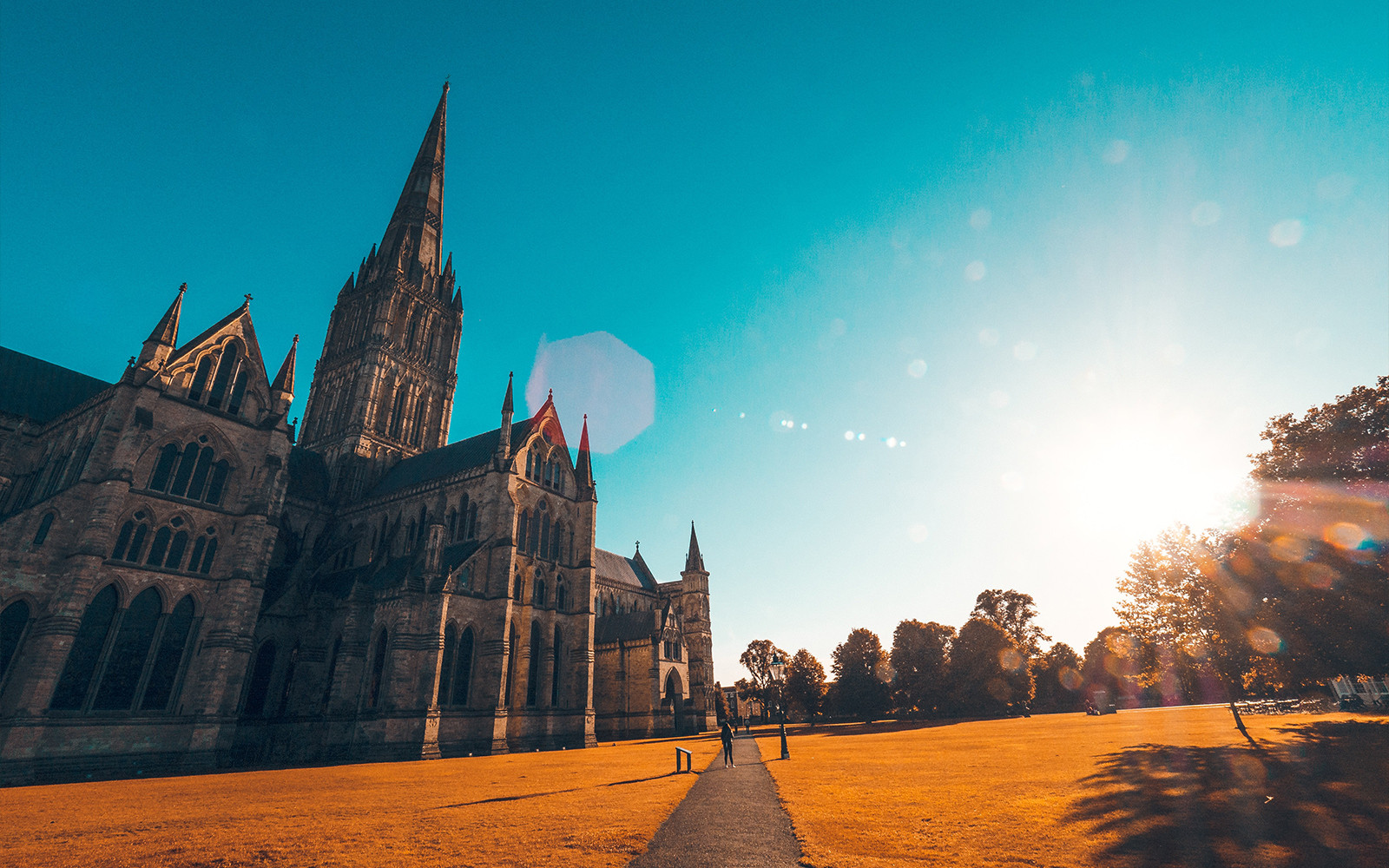visit salisbury cathedral