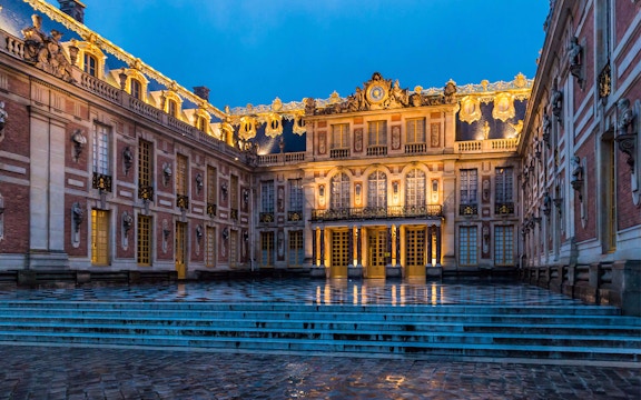 Explore Versailles Palace with These Top Guided Tours