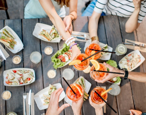 Disneyland Paris Restaurants - Redwood Bar and Lounge