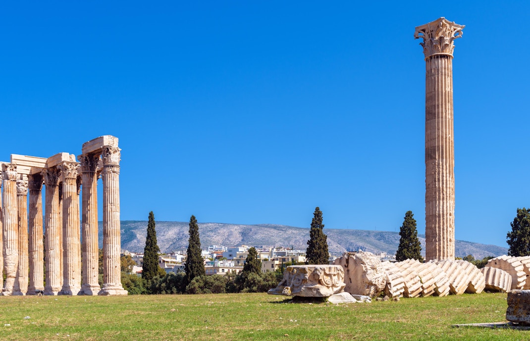 Getting to the Acropolis of Athens by public transport