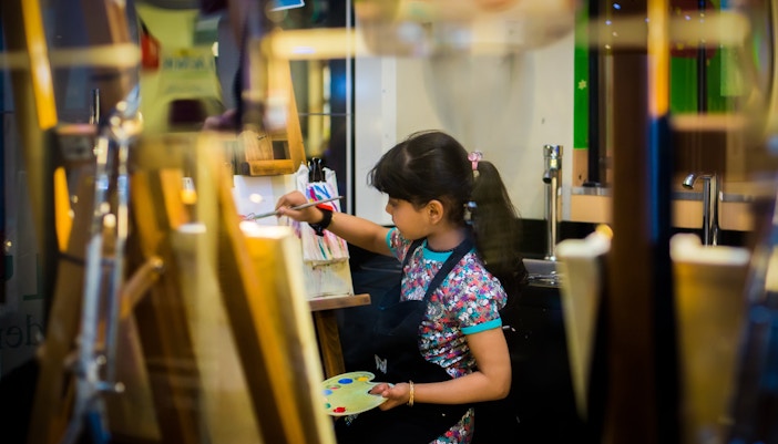 Dubai With Kids - Painting