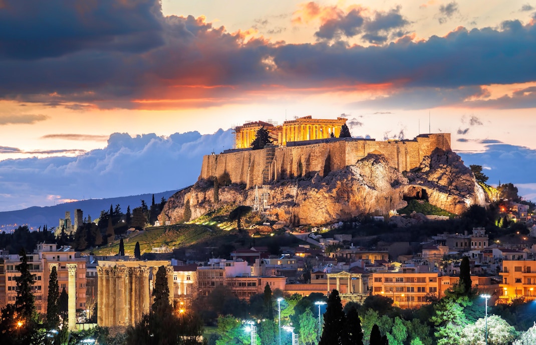 Getting to the Acropolis of Athens by car or taxi