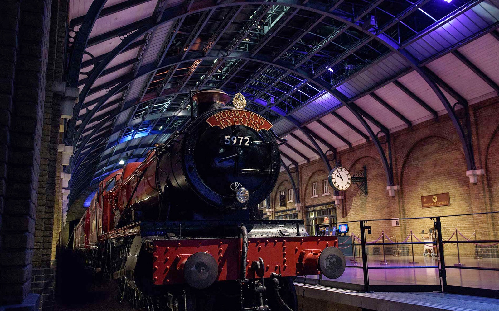 Hogwarts Express train at Harry Potter Studio Tour station.