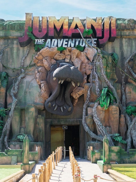 Gardaland Jumanji the Adventure entrance with hippo mouth and water fountains.