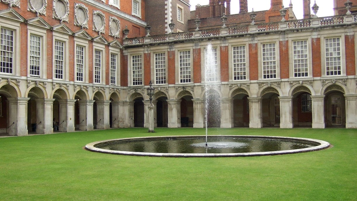 Hampton Court Parking