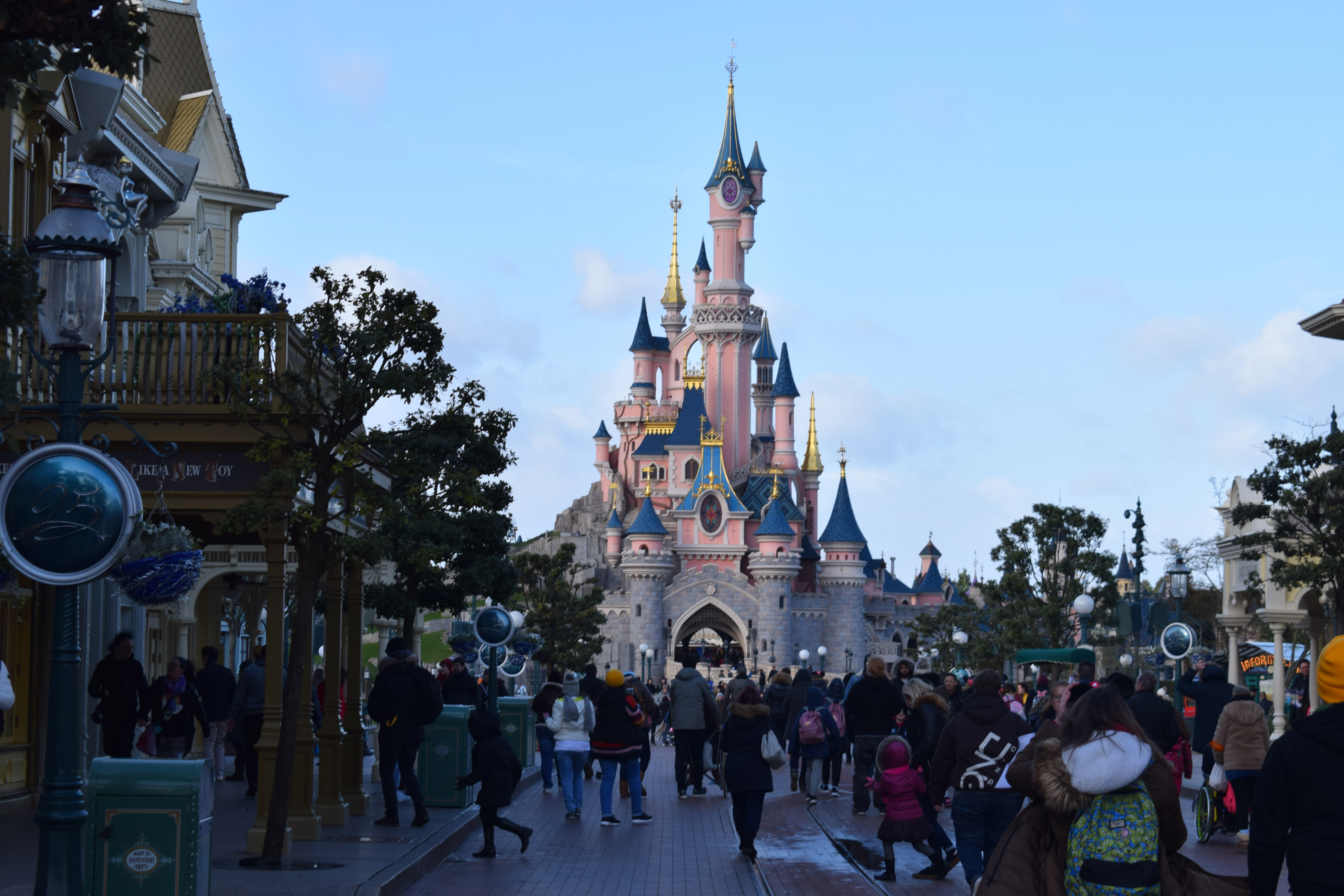 Disneyland Paris facts Forced Perspective Used On Main Street