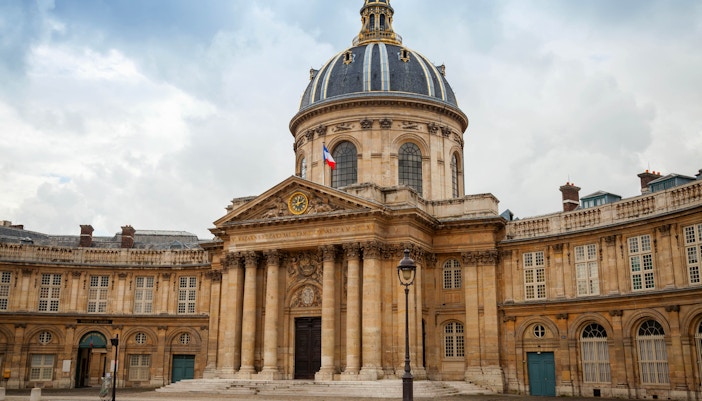 Crucero nocturno por el sena con cena